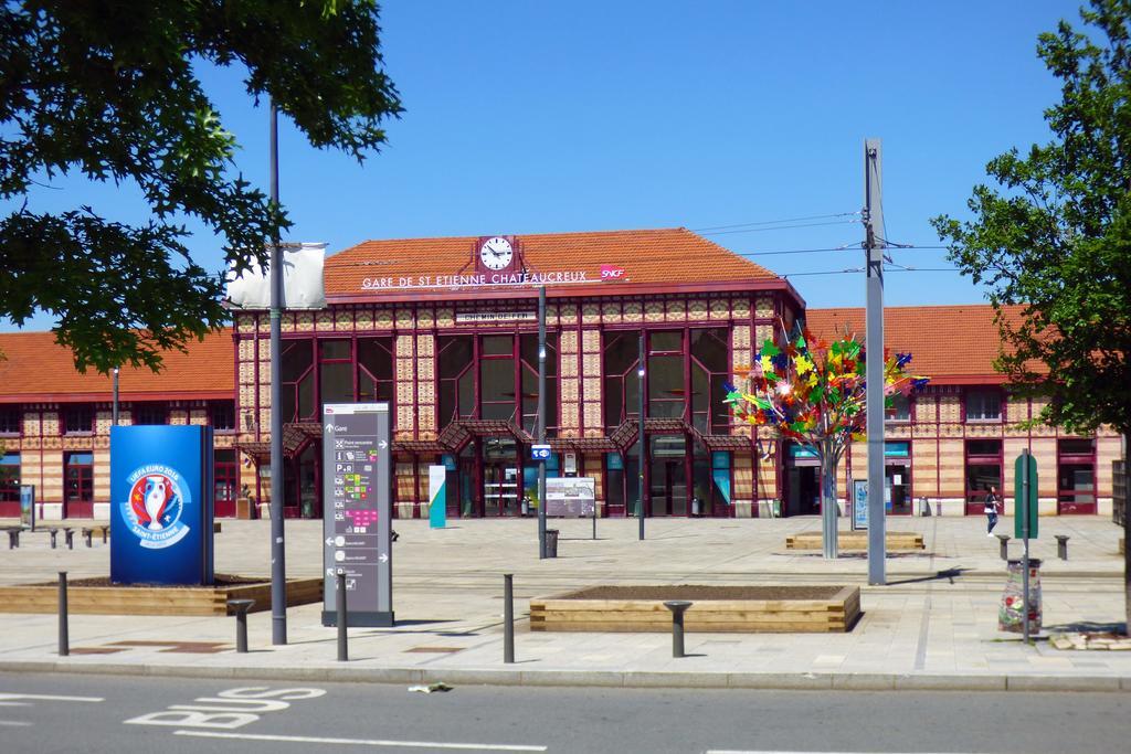 Terminus Du Forez Saint-Etienne Centre Gare Chateaucreux Buitenkant foto